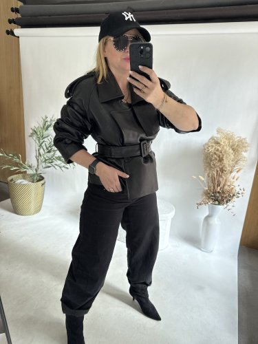 Kožená bunda na zavazování