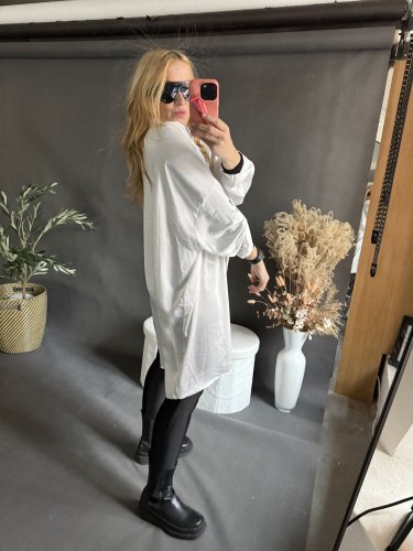 Košeľa lesklá Oversize UNISIZE-bielá
