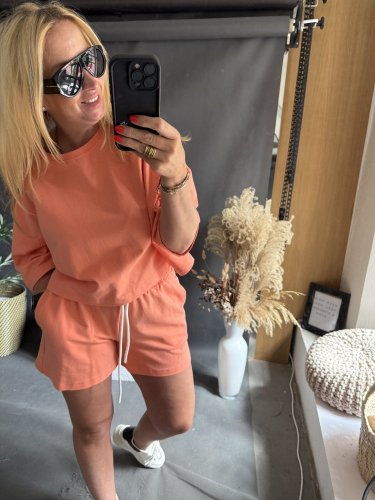 Crop mikina a šortky Gusto-losos