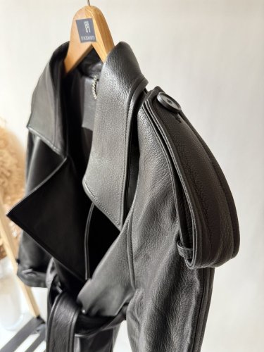 Kožená bunda na zavazování