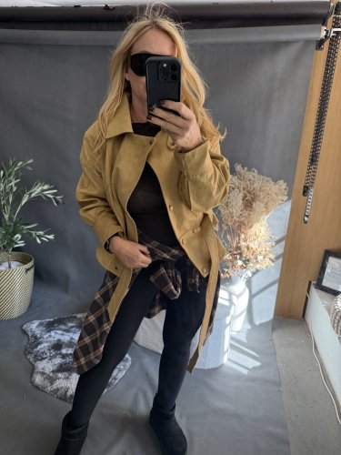 Krivák ala semiš s opaskom-mustard