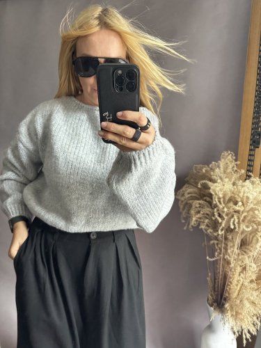 Svetr kratší  s příměsí mohéru-nekouše-šedý